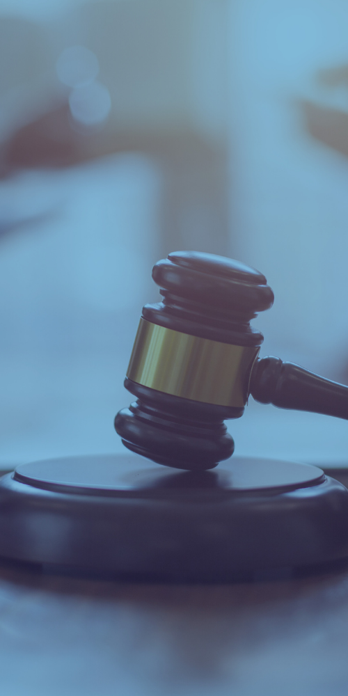 GL martillo del juez en un juicio ganado